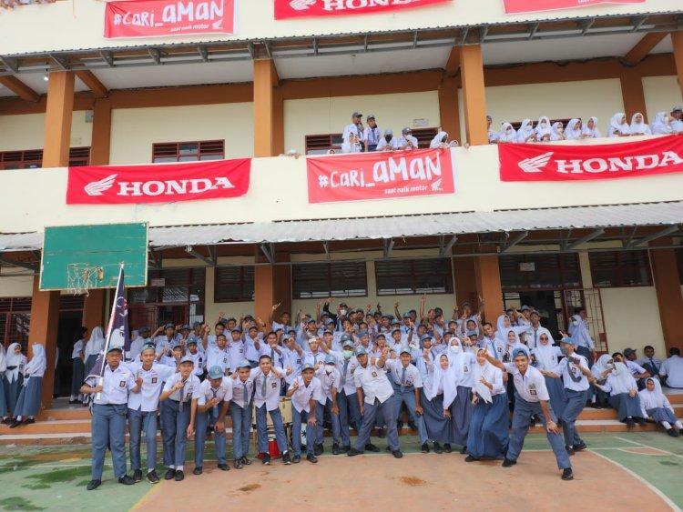 ASMO Sulsel Gelar Coaching Clinic di SMAN 21 Cara Aman Berkendara