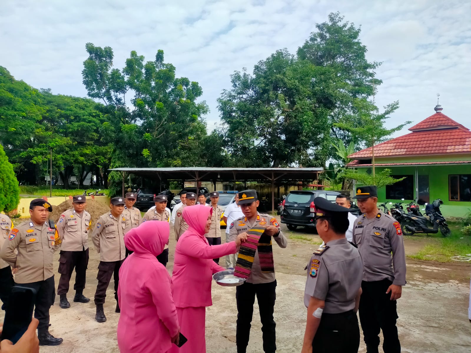 Lepas Personil yang Masuk Masa Purna Bakti, Kapolsek Bontonompo Merasa Haru