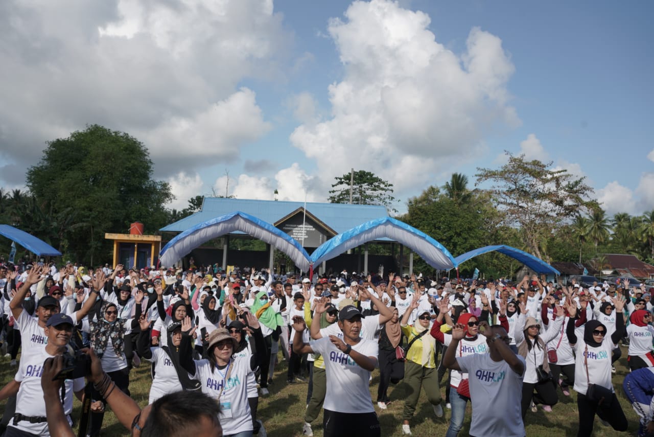 Kolaborasi PLN dan Stakeholders Meriahkan Jalan Sehat HUT ke-25 BUMN