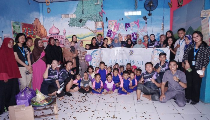 Mercure Makassar Nexa Pettarani Bersama UNIFA Sumbang Makanan  dan Perlengkapan Sekolah untuk Anak TK PABATTA UMMI di Tempat Pembuangan Sampah Akhir Antang