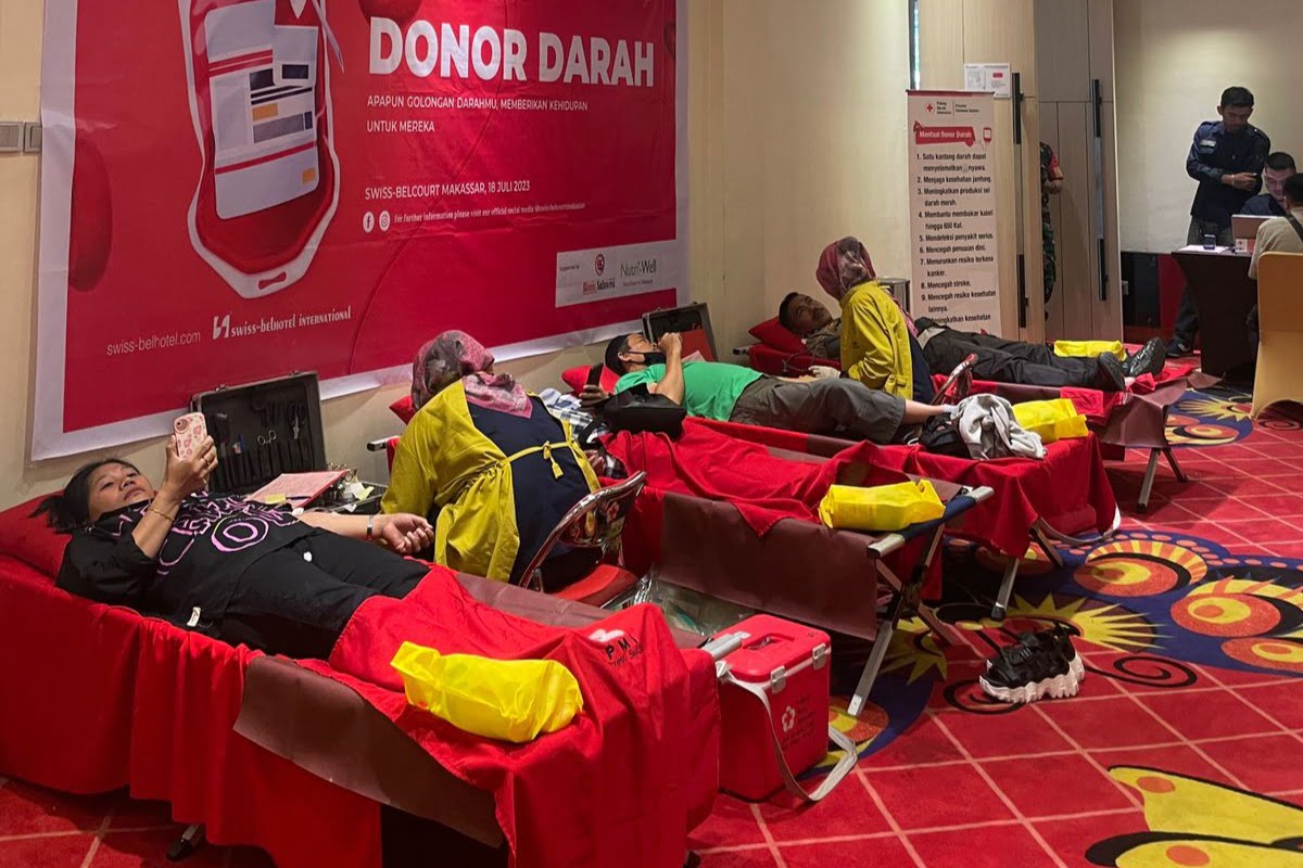 Peserta donor darah swissbelcourt