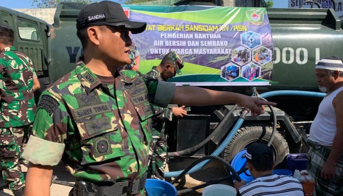 Sansidam XIV/Hsn Bagikan Sembako dan Air Bersih Ke Warga di Kelurahan Pampang Kecamatan Panakukkang