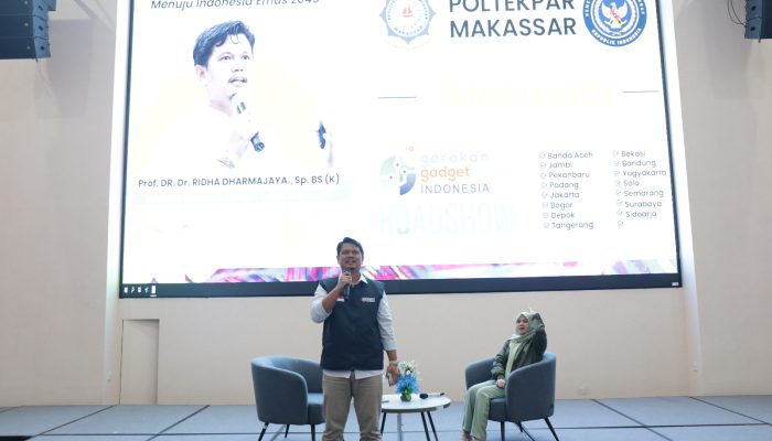 Gerakan Gadget Sehat Indonesia Sambangi Poltrekpar Makassar. 180 Mahasiswa Turut Hadir