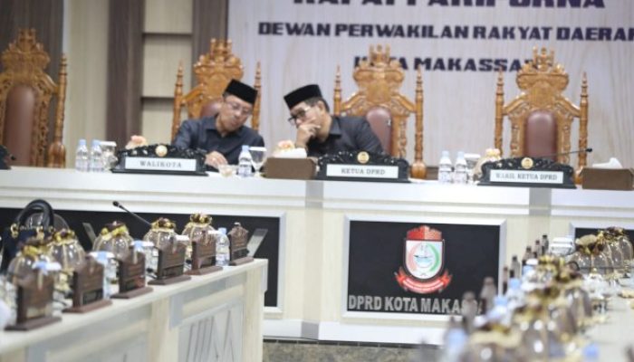 Sekda kota Makassar Hadiri Rapat Anggaran DPRD. Sembilan Fraksi Beri Tanggapan Begini