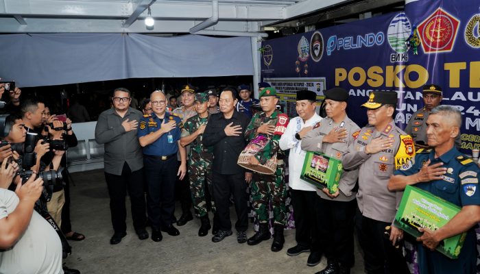 Bersama Unsur Forkopimda Sulsel, Kasdam XIV/Hsn Mewakili Pangdam Melaksanakan Pemantuan dan Monitoring Situasi Kamtibmas di Malam Takbiran