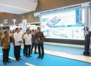 Dikunjungi Presiden Jokowi, Dirut PLN Paparkan Kesiapan Ekosistem Kendaraan Listrik di Booth PLN di PEVS 2024