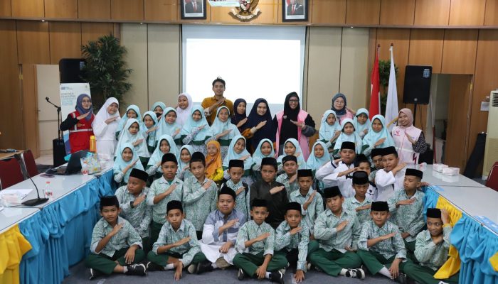 Peringati Hari Pendidikan Nasional, Srikandi PLN Edukasi Siswa Sekolah Dasar Terkait Kelistrikan