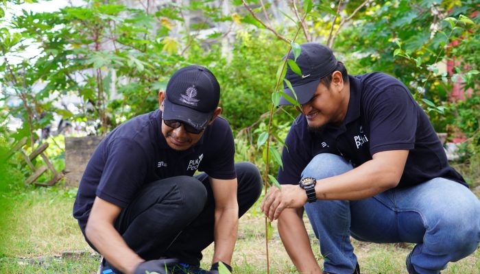 Peringati Hari Lingkungan Hidup Sedunia, Ratusan Pegawai PLN Inisiasi Kegiatan Tanam Pohon Produktif, Bersih Pantai Sekaligus Pengolahan Sampah jadi Barang Bernilai Guna