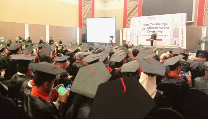 Selamat, Briton English Education Wisuda 300 Peserta Didik