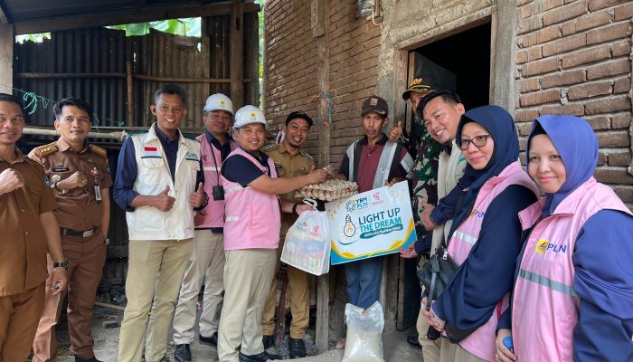 Memperingati Hari Anak Nasional, Srikandi PLN Berikan Bantuan di SLB Kalemandalle