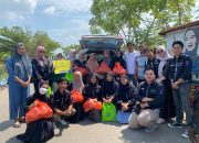 PT GMTD Tbk Bagikan Sembako di Kampung Pemulung