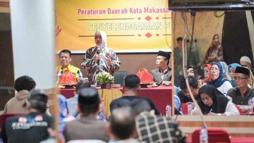 KETUA TP PKK INDIRA YUSUF ISMAIL SAAT MENJADI NARASUMBER DI SOSPER ABDUL WAHAB