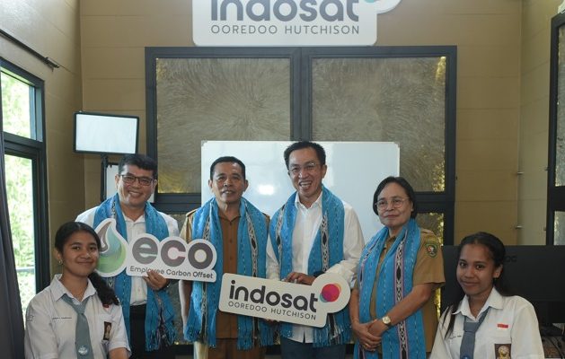 Komitmen Terhadap Keberlanjutan, Karyawan Indosat Ooredoo Hutchison Dirikan Bangunan ECO untuk Sekolah di Ambon