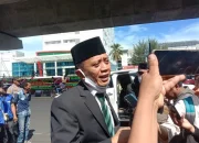 Cerita Basdir Anggota DPRD Makassar yang Datang ke Pelantikan dengan Naik Motor