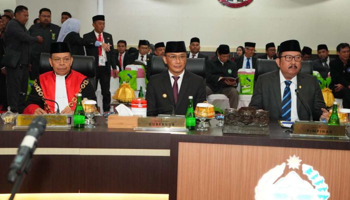 PJ Gubernur Bacakan Sambutan Mendagri di Acara Pelantikan Anggota DPRD Sulsel