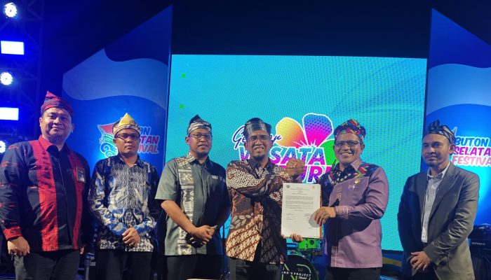 Kado Akhir Tahun yang Indah, Masyarakat Kepulauan Batu Atas Kini Nikmati Listrik dari PLN