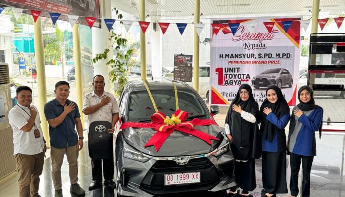 Pelanggan Kalla Toyota Pare-pare Berhasil Membawa Pulang Grand Prize Toyota Agya