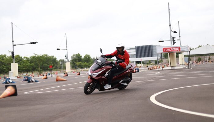 Teknologi Honda Roadsync Bantu Pengendara Tetap #Cari_Aman