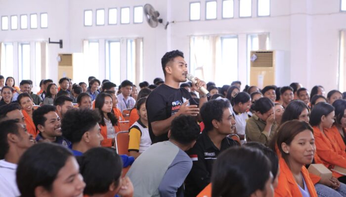 Lanjutkan Program GenSi, Indosat Ooredoo Hutchison dan BPPTIK Komdigi Bekali Anak Muda Maumere dengan Keterampilan Digital