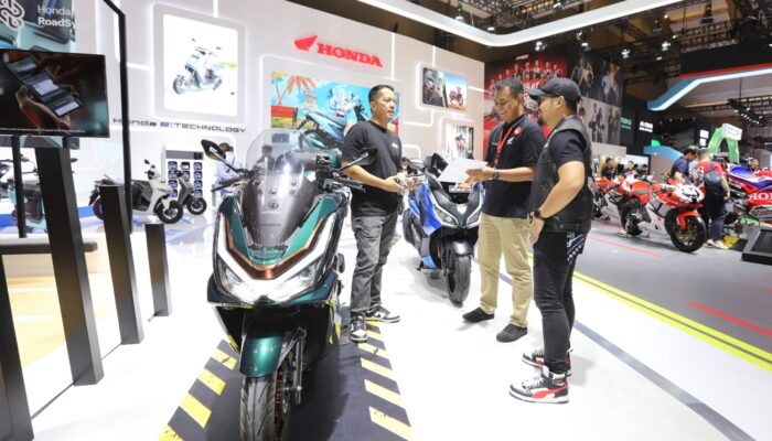 New Honda PCX160 Jadi Idola Konsumen IIMS 2025