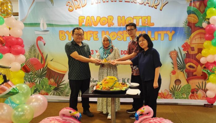 Perayaan 3 Tahun Anniversary Favor Hotel Makassar & Life Hotel Group Makassar