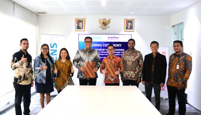 Smartfren for Business & Siemens Jalin Kemitraan Strategis untuk Kembangkan Solusi Smart Manufacturing