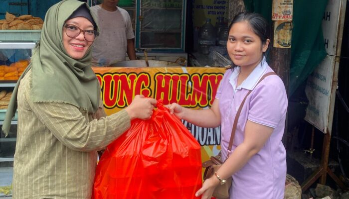 Jum’at Berbagi, PT GMTD Bagikan Paket Nasi & Takjil Berbuka Puasa