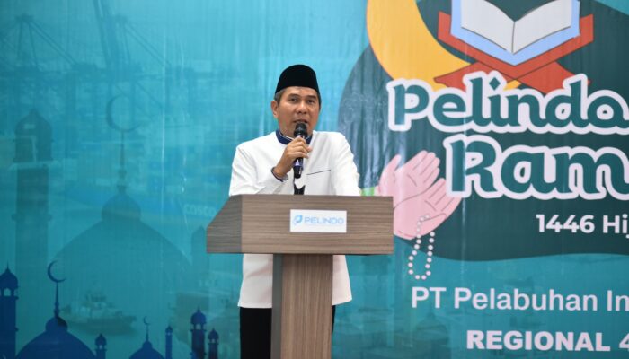 Kunjungi Pelabuhan Balikpapan, Dirut Pelindo Pastikan Kelancaran Operasional & Berbagi Kebahagiaan dengan Masyarakat Sekitar