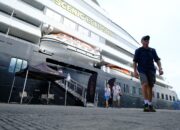 Bawa 177 Wisatawan, Kapal Pesiar Mewah Scenic Eclipse II Sandar di Pelabuhan Makassar