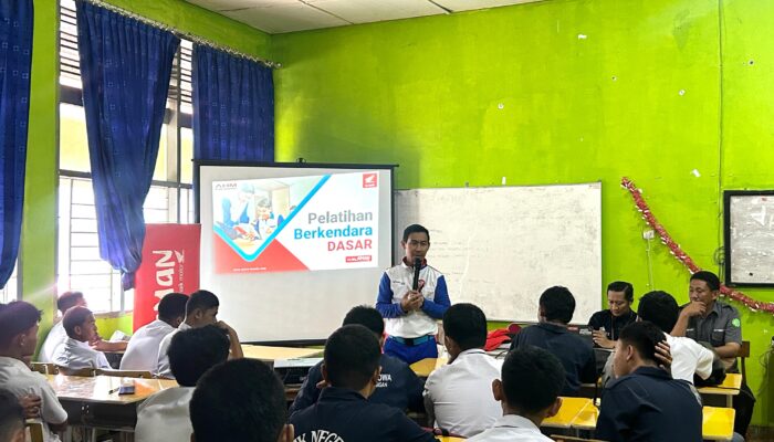 Astra Motor Sulsel Beri Edukasi tentang Pentingnya Keselamatan Berkendara pada Siswa SMKN 3 Gowa