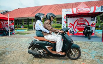 Sepeda Motor Honda Modif Sukses Curi Perhatian di Kegiatan “Riding Experience” pada Acara Extravagen-Z