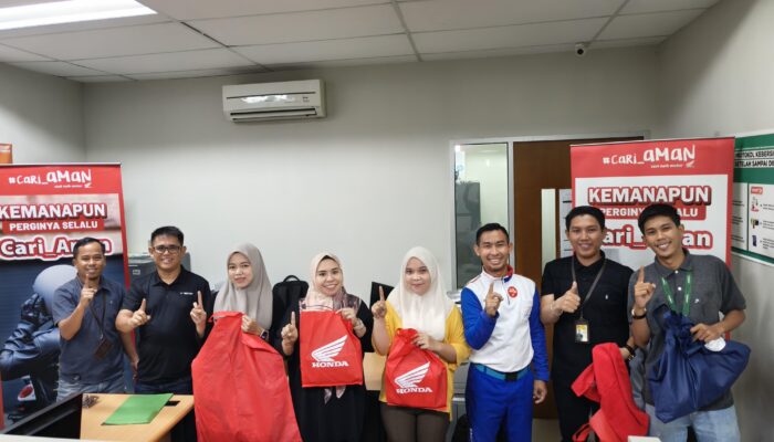 Asmo Sulsel Tekankan Pentingnya Perlengkapan Berkendara Melalui Edukasi Safety Riding di PT Adira Parepare