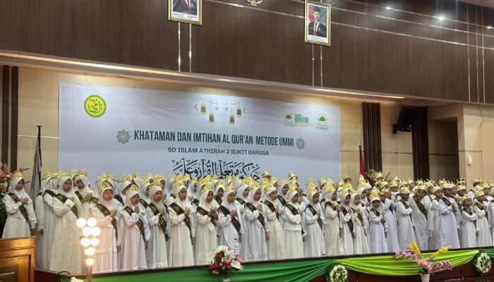 Kadis Nakertrans Sulsel Berikan Testimoni di Khataman dan Imtihan Al-Qur’an SD Islam Athirah 2
