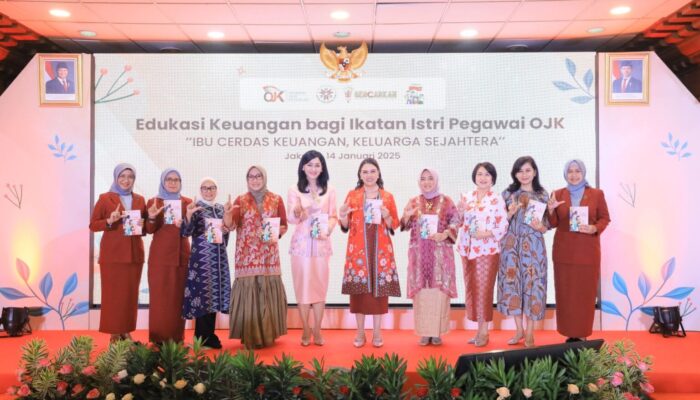 OJK dan IIPOJK Luncurkan Buku Saku Perempuan Cerdas Keuangan untuk Tingkatkan Literasi Finansial Ibu Rumah Tangga