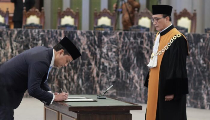 Thomas A.M. Djiwandono Diangkat Sebagai Anggota Dewan Komisioner OJK Ex-Officio Kementerian Keuangan