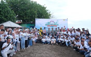 Peringati Hari Lingkungan Hidup Sedunia, PLN Gelar Aksi Bersih Pantai Sekaligus Pengolahan Sampah Jadi Barang Bernilai Guna
