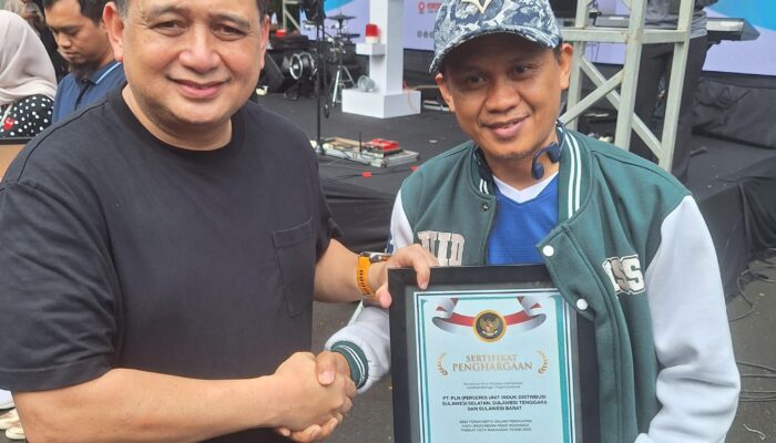 Peringatan Hari Lingkungan Hidup, PLN UID Sulselrabar Mendapatkan Penghargaan dari Walikota Makassar