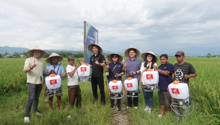 Dukung Sektor Pertanian, Astra Motor Sulsel Bersama AHM Salurkan Bantuan Alat Sprayer untuk Kelompok Tani di Bantimurung