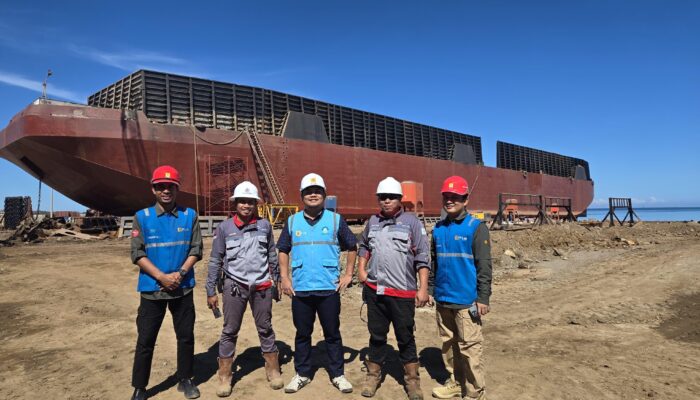 PLN Dorong Industri Ramah Lingkungan lewat Elektrifikasi Galangan Kapal di Barru