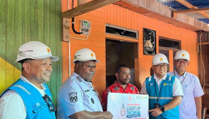 PLN Hadirkan Terang Kemerdekaan, 2.821 Keluarga Prasejahtera Nikmati Sambungan Listrik Gratis