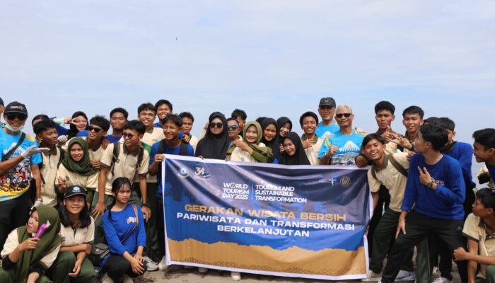 Poltekpar Makassar Gelar “Gerakan Wisata Bersih” Sambut World Tourism Day dan Dies Natalis
