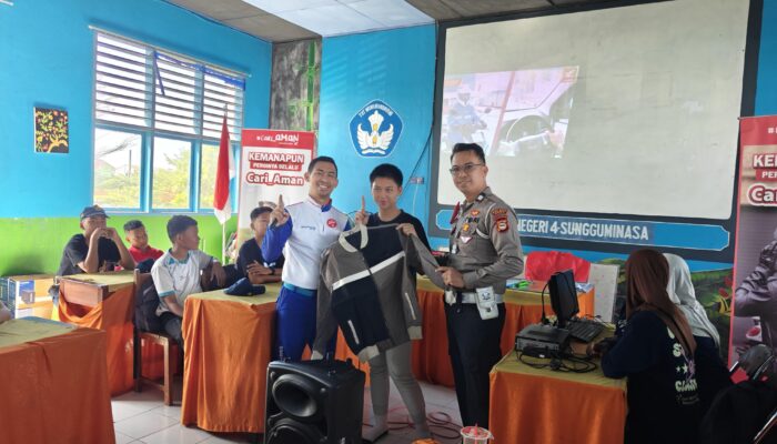 Asmo Sulsel Bersama Polres Gowa Gelar Edukasi Safety Riding di SMPN 4 Gowa
