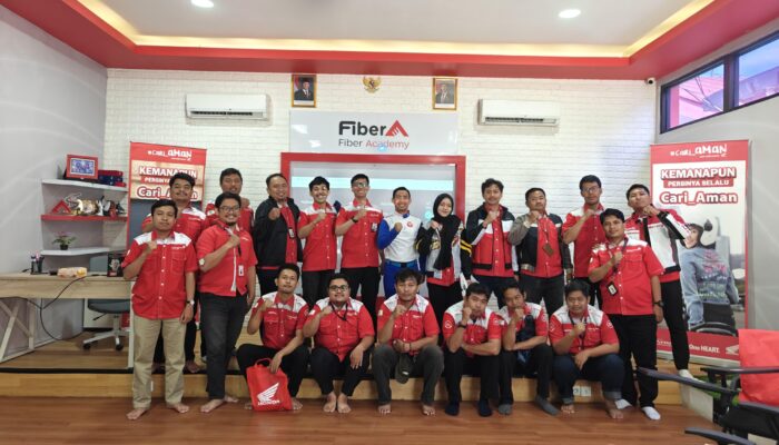 Dukung Mobilitas Aman, Asmo Sulsel Gelar Edukasi Safety Riding untuk Telkom Akses Makassar