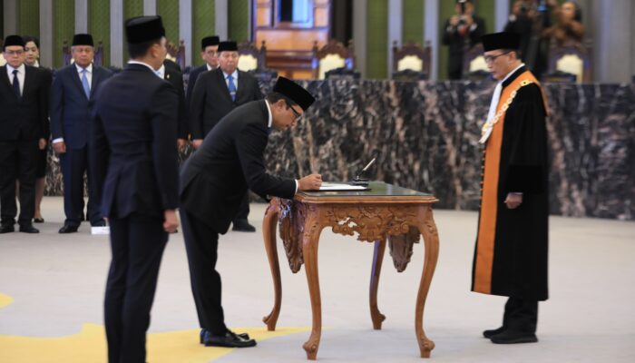 Juda Agung Diangkat Sebagai Anggota Dewan Komisioner OJK Ex-officio Bank Indonesia