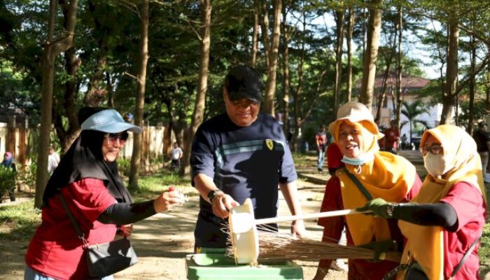 DPPKB Makassar Galang Aksi Bersih Kota di World Cleanup Day 2025