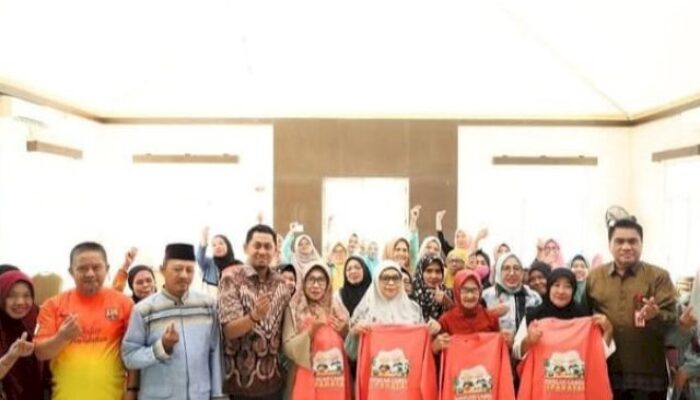 DPPKB Makassar Resmikan Sekolah Lansia Sipakatau untuk Dorong Lansia Tetap Produktif