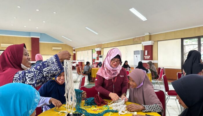 LippoLand dan GMTD Dorong Kemandirian Perempuan Lewat Pelatihan Macrame di Tanjung Bunga
