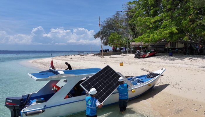 SuperSUN PLN Terangi Pulau Samalona, Hadirkan Energi Bersih dan Harapan Baru bagi Warga Pesisir