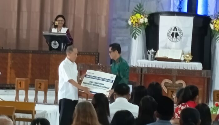 Bank Papua Wujudkan Kepedulian Sosial Lewat Bantuan Pembangunan Gereja Toraja PNIEL Makassar