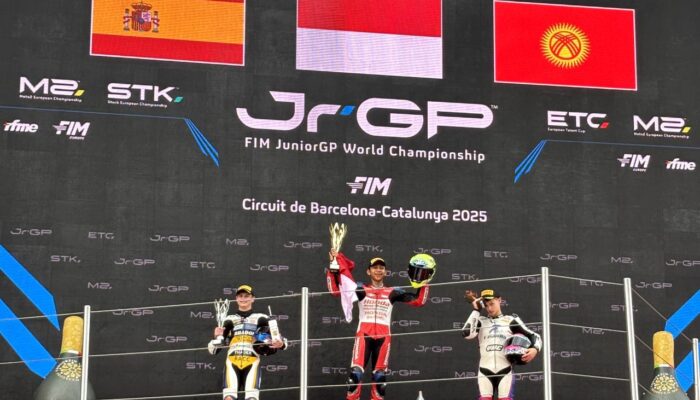 Pebalap Muda Astra Honda Kembali Ukir Sejarah, Indonesia Raya Berkumandang di Barcelona